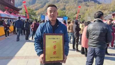 2025年，甘肃省陇南市康县天麻麻王评比及招商会在阳坝召开。三河坝镇斜坡村天麻种